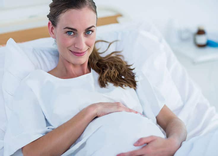 Mutter nach der Geburt